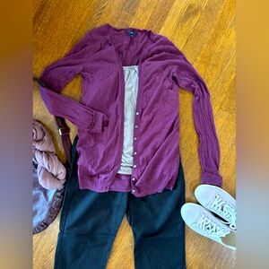 2/$20 Vintage GAP EUC S lightweight silky cardigan, burgundy, 100% cotton